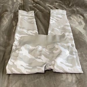 Ryderwear White and Gray Camo Legging- M